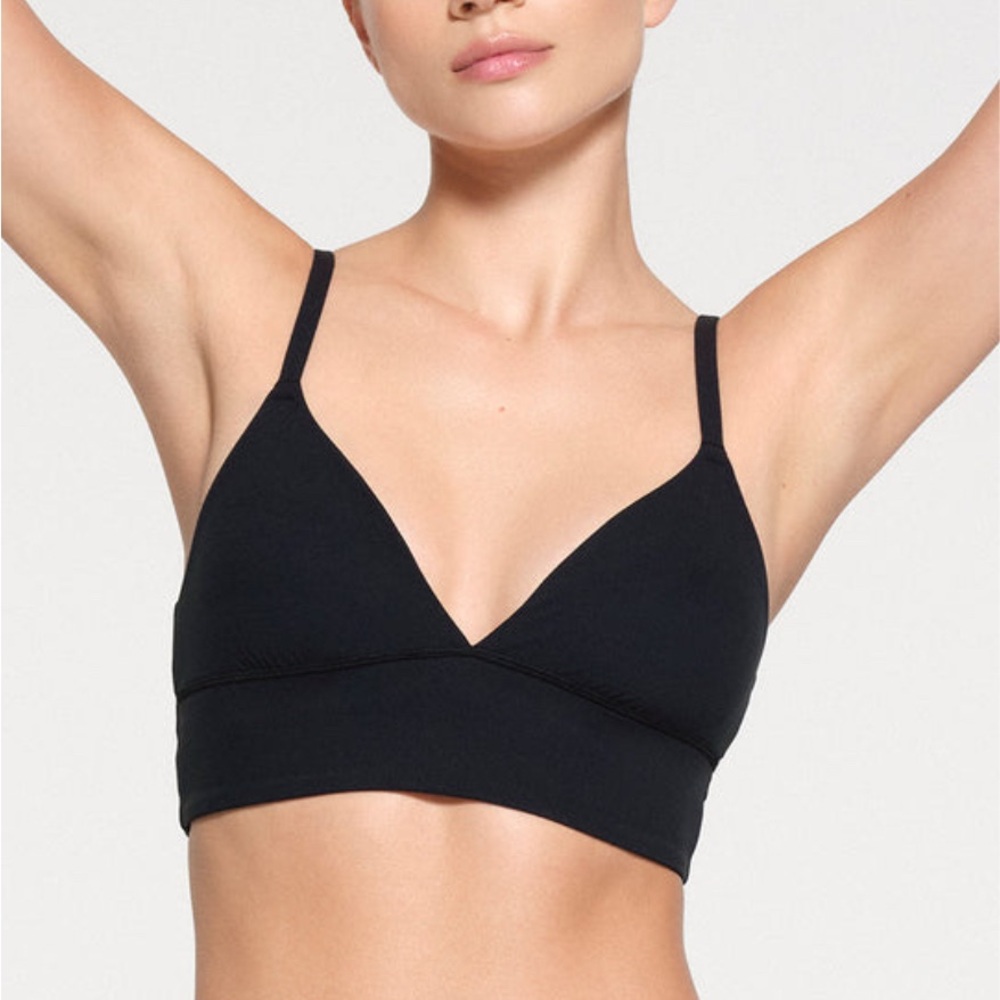 SKIMS (SET) Black Seamless Bralette & Bike shorts